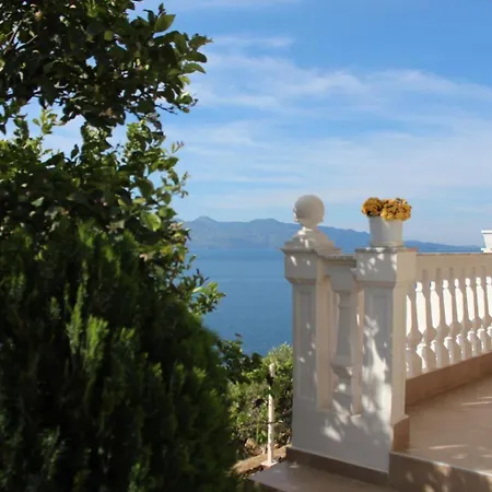 Majka Alloggio in famiglia *